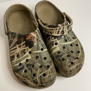 Men’s Camo Crocs Size 11